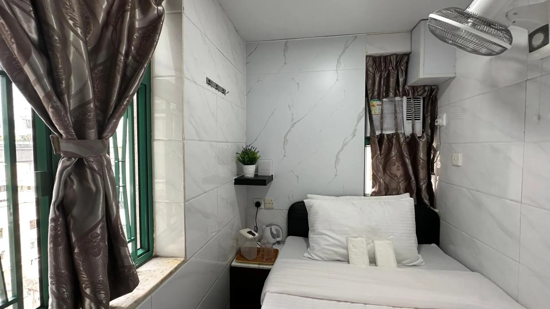 Отель Mandarin Guest House Гонконг