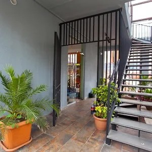 https://shiny-avlabari-apartment.alltbilisihotels.com